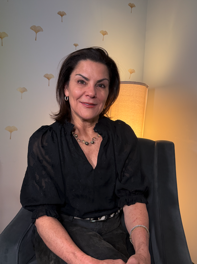 Dr. Larson sharing nutrition advice on whole foods and grocery shopping