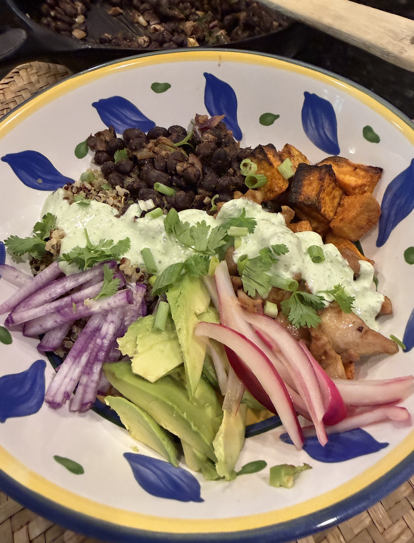 picture of Nancy's chicken onion avocado black bean bowl